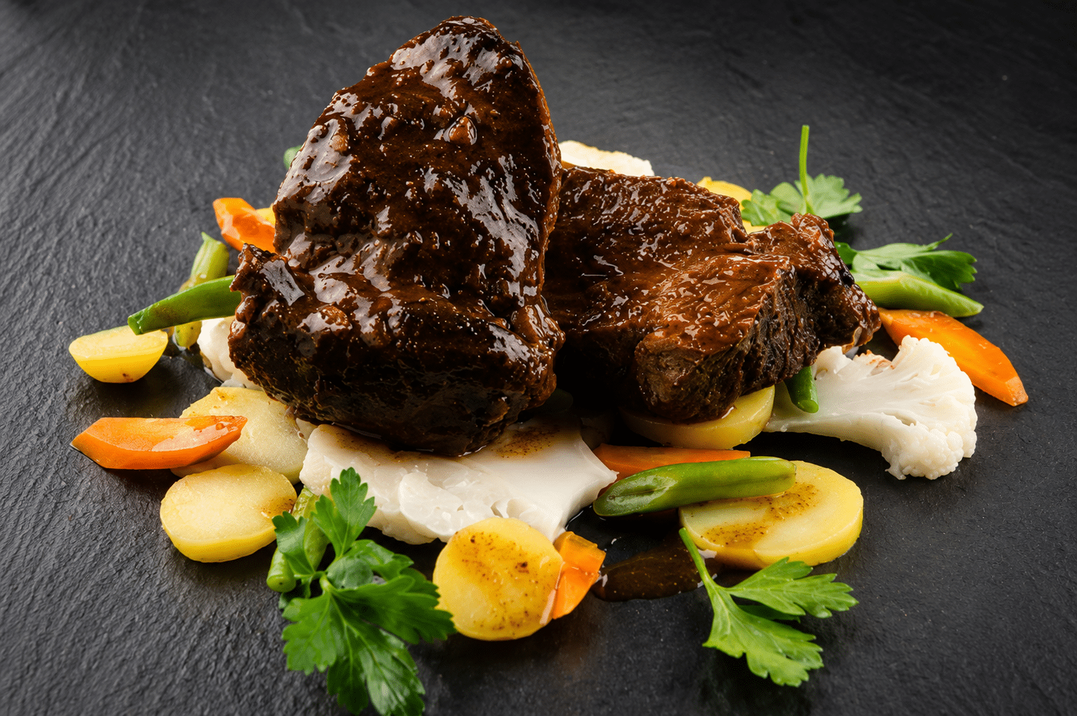Geschmorte Ochsenbacke (Rinderbacken) mit Sauce
