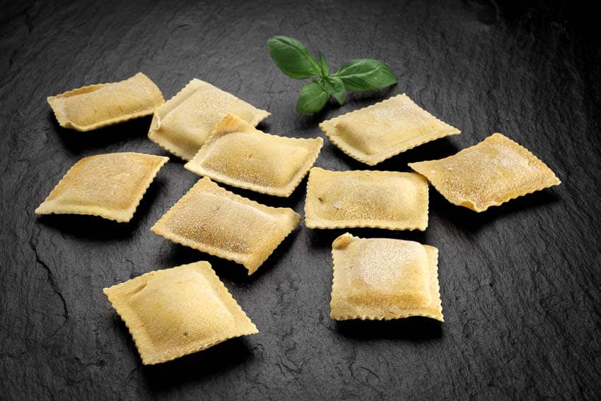 Ravioloni gefüllt mit Hummer, einzeln entnehmbar