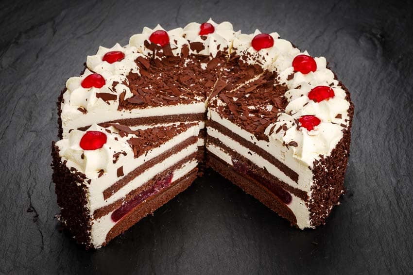 Pfalzgraf Schwarzwälder Kirschtorte, 12 Portionen vorgeschnitten, einzeln entnehmbar