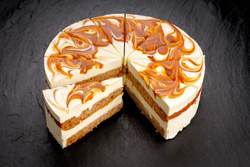 Pfalzgraf Karotten Frischkäse Torte, 12 Portionen vorgeschnitten, einzeln entnehmbar
