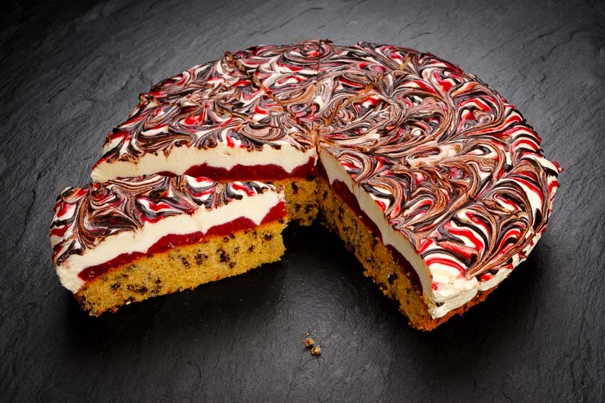 Pfalzgraf Himbeer-Stracciatella Torte, 12 Portionen vorgeschnitten, einzeln entnehmbar